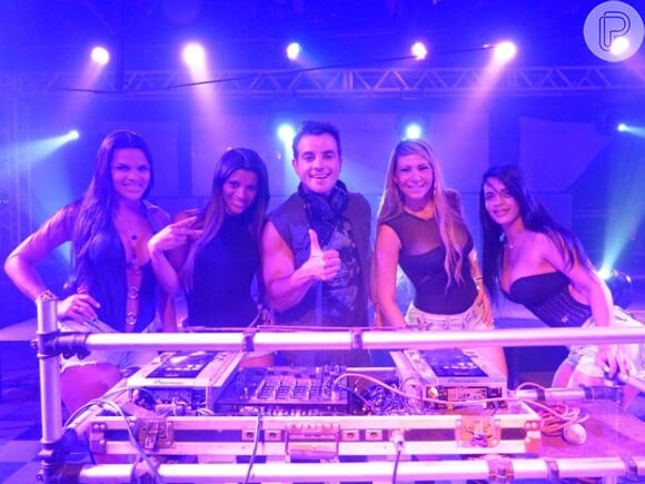 Carlito (Anderson di Rizzi) sempre quis ser um DJ de sucesso e começa carreira como cantor, em 'Amor à Vida'