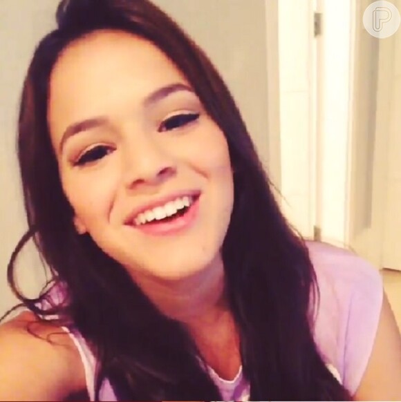 Bruna Marquezine grava vídeo cantando 'Tempo de Alegria', nova música de Ivete Sangalo, em 5 de novembro de 2013: 'Ainda bem que sou atriz'