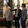 Thiago Fragoso foi visto no shopping Rio Design Barra, na tarde desta quarta-feira, 6 de novembro de 2013, com a mulher, Mariana Vaz, e um amigo