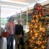 Carolina Dieckmann e Cláudia Jimenez se encontraram na tarde desta quinta-feira, 7 de novembro de 2013, no shopping Fashion Mall, em São Conrado, Zona Sul do Rio de Janeiro