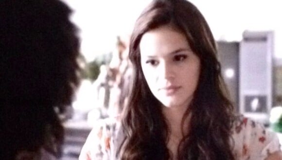Bruna Marquezine aparece como Helena no teaser da próxima novela das nove, 'Em Família', em imagem que o Purepeople teve acesso com exclusividade, em 10 de novembro de 2013