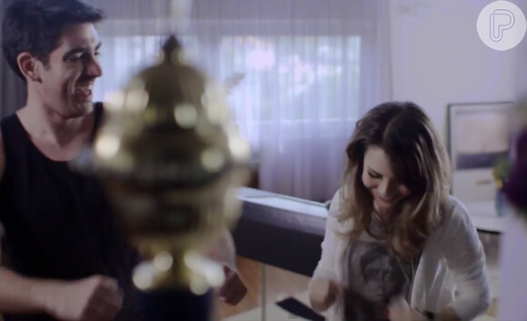 Sandy lançou recentemente o clipe da música 'Escolho Você' com a participação de Marcelo Adnet