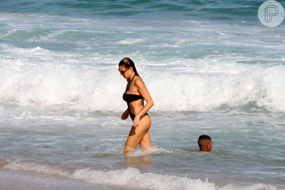 Fernanda Lima costuma exibir sua boa forma nas praias do Rio de Janeiro