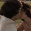 Ana Paula Arósio e Rodrigo Santoro em cenas de beijo no momento em que Hilda Furacão começa a seduzir o frei. A química entre os atores agradou o público. Nos bastidores eles costumavam a usar o tempo livre para ensaiar juntos
