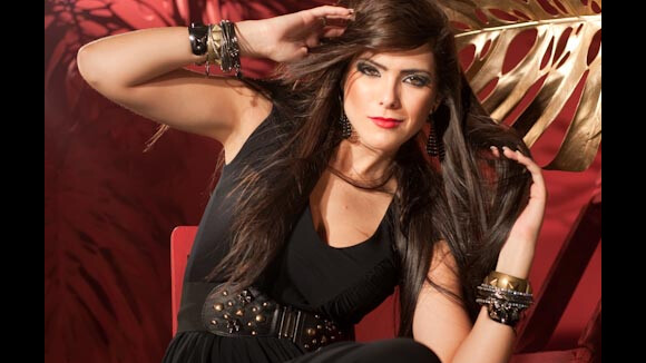 Débora Lyra, Miss Brasil 2010, visita convento um ano depois de grave acidente
