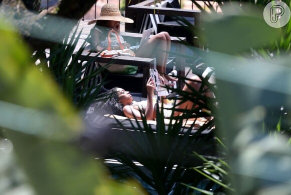 A cantora Solange Knowles, irmã de Beyoncé, é vista curtindo momentos de folga em Santa Teresa, na tarde desta quinta-feira, 21 de novembro de 2013