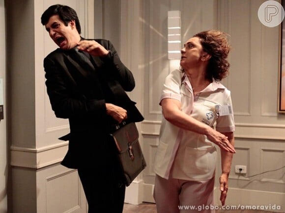 Ordália (Eliane Giardni) dá um bofetada em Félix (Mateus Solano), em 'Amor à Vida'