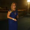 Susana Vieira escolheu um vestido azul rendado para a noite