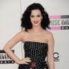 Katy Perry posa com seu vestido Oscar de la Renta