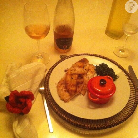 Di Ferrero posta foto no Instagram, do jantar que Mariana Rios fez pra ele, em 28 de dezembro de 2012