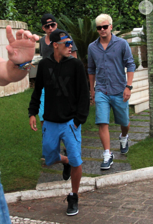 Neymar chega à festa em Jurerê Internacional