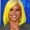 A cantora Cassie chamou a atenção do VMA 2016 por aparecer com os cabelos coloridos de verde fluorescente