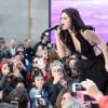 'Como muitos de vocês sabem, um ano atrás eu revelei que tenho lúpus, uma doença que pode afetar as pessoas de diferentes maneiras', afirmou Selena Gomez em entrevista à revista americana 'People'