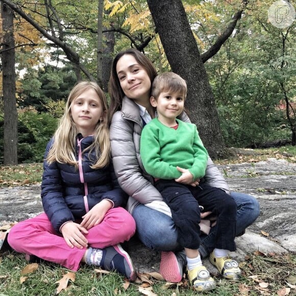 Mãe de dois filhos, Manuela e Frederico, Gabriela Duarte deixou claro que a criação dos pequenos é mais importante
