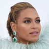 No VMA 2016, a cantora Beyoncé exibiu um penteado preso com topete wet e trança lateral