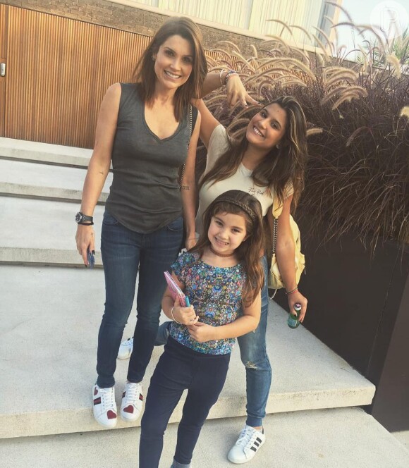 Flávia Alessandra viajou para Nova York, nos Estados Unidos, com as filhas Giulia e Olívia