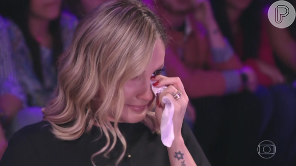 Claudia Leitte chorou no 'Tamanho Família' deste domingo, 4 de setembro de 2016