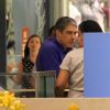 William Bonner e sua filha Beatriz passearam no shopping Village Mall, no Rio de Janeiro, neste domingo, 4 de setembro de 2016