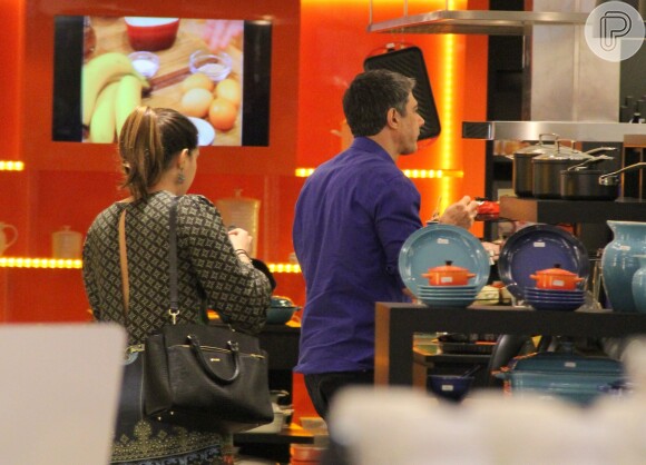 William Bonner e sua filha Beatriz passearam no shopping Village Mall, no Rio de Janeiro, neste domingo, 4 de setembro de 2016