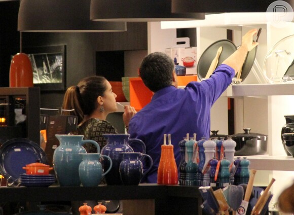 William Bonner e sua filha Beatriz passearam no shopping Village Mall, no Rio de Janeiro, neste domingo, 4 de setembro de 2016