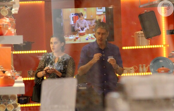 William Bonner e sua filha Beatriz passearam no shopping Village Mall, no Rio de Janeiro, neste domingo, 4 de setembro de 2016