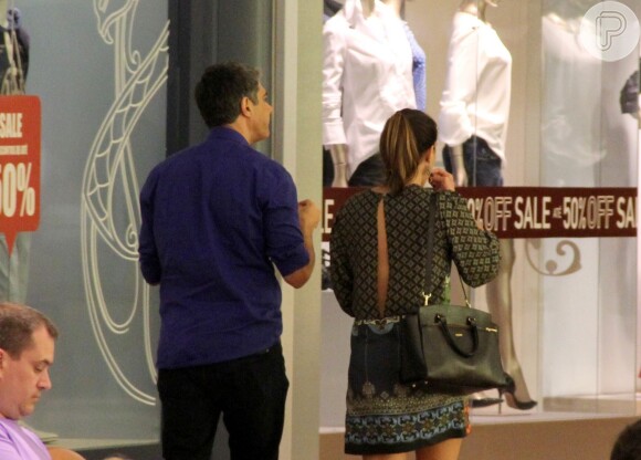 William Bonner e sua filha Beatriz passearam no shopping Village Mall, no Rio de Janeiro, neste domingo, 4 de setembro de 2016