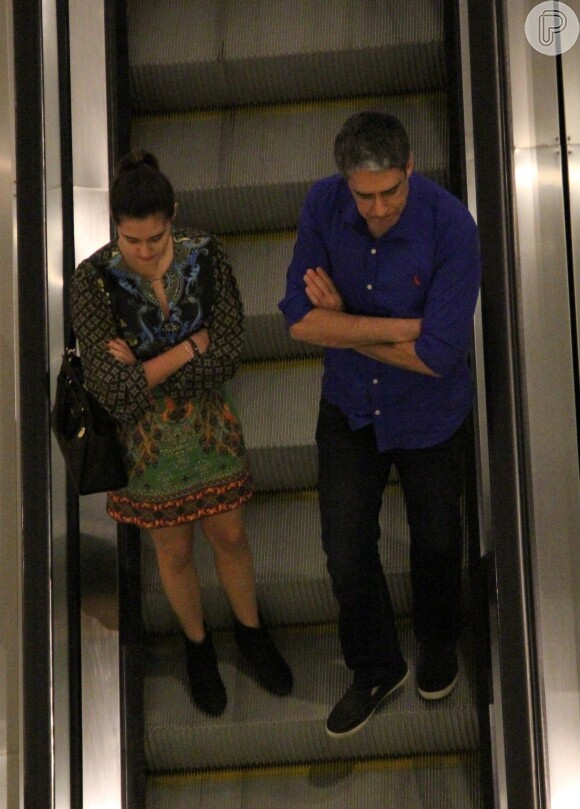 William Bonner e sua filha Beatriz passearam no shopping Village Mall, no Rio de Janeiro, neste domingo, 4 de setembro de 2016