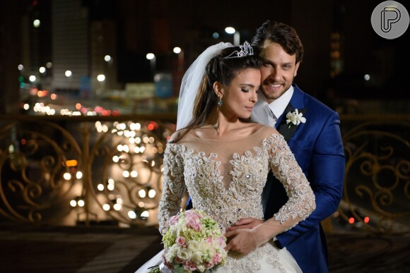 Ex-BBBs Kamilla Salgado e Eliéser Ambrósio se casaram neste domingo, 4 de setembro de 2016
