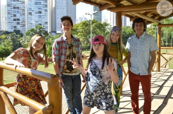 Após o show, os integrantes da C1R se divertem em um parque em Goiânia, na novela 'Cúmplices de um Resgate'