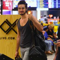 Tiago Iorc avalia vida de solteiro e brinca: 'Relacionamento sério com mochila'