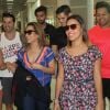 Wanessa Camargo se diverte com fãs antes de viajar para São Paulo