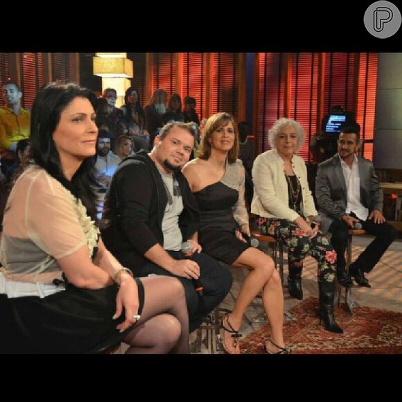 Tina participou de um debate no programa 'Na Moral', apresentado por Bial na TV Globo