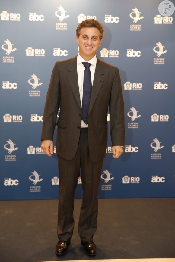 Luciano Huck foi ao jantar de gala para recepcionar Bill Clinton no Rio de Janeiro