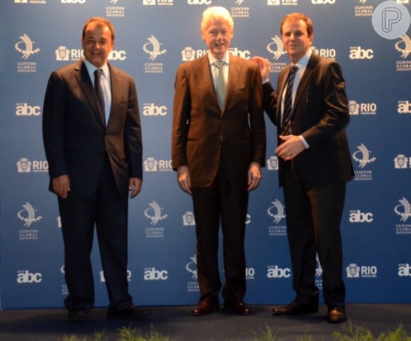 O governador do Rio, Sérgio Cabral, e o prefeito do Rio, Eduardo Paes, com Bill Clinton