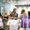 A atriz Juliana Paiva, a Lili de 'Além do Horizonte', fez compras em um shopping na Barra da Tijuca, Zona Oeste do Rio de Janeiro, nesta segunda-feira, 9 de dezembro de 2013