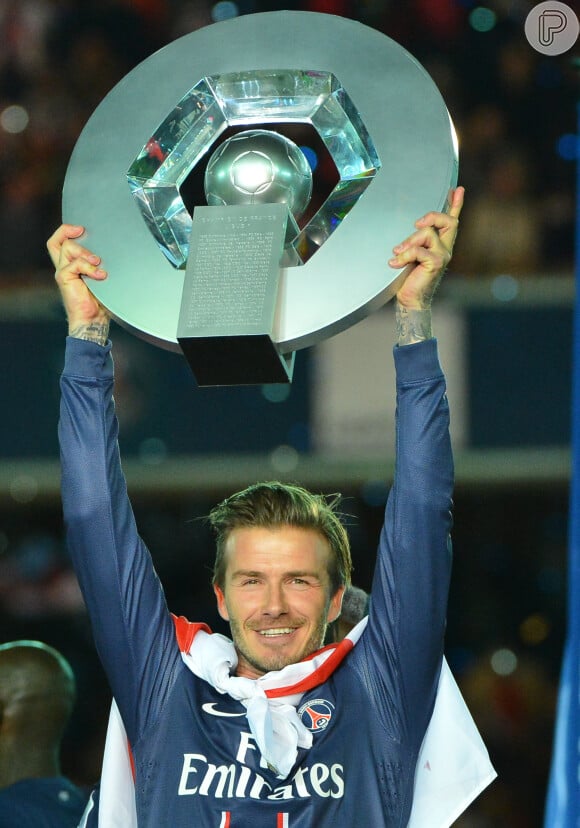 David Beckham é o único jogador inglês a ser campeão nacional em quatro clubes diferentes: Manchester United, Real Madrid, Los Angeles Galaxy e Paris Saint-Germain