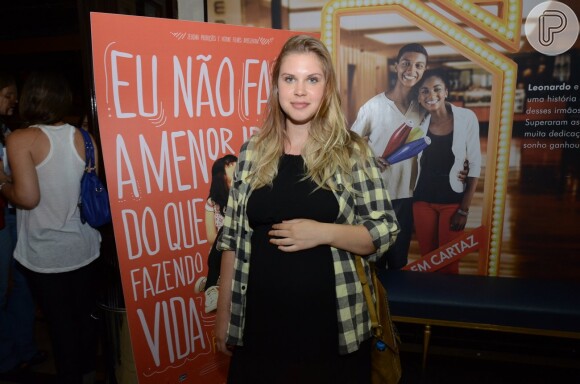 Carolinie Figueiredo prestigiou a pré-estreia filme 'Eu não faço a menor ideia do que eu tô fazendo com a minha vida', no Rio de Janeiro, em 17 de dezembro de 2013