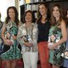 Carolina Ferraz posa para fotos em lançamento de seu livro, em São Paulo, nesta terça-feira, 17 de dezembro de 2013