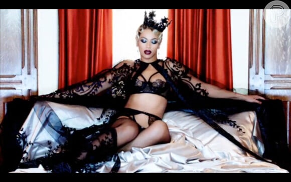 Beyoncé usa lingerie da grife Agent Provocateur