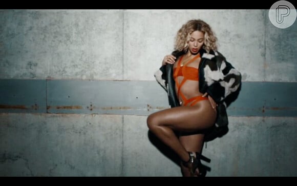 Beyoncé usa maiô da grife Herve Leger em 'Yoncé'