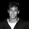 No lugar de David Beckham, Neymar estrela campanha de óculos da grife de luxo Police