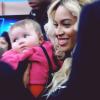 Beyoncé esteve em uma loja Walmart para bancar a Mamãe Noel, em 23 de dezembro de 2013