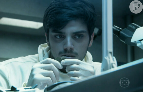 Marlon (Rodrigo Simas) escolhe não denunciar William (Thiago Rodrigues), em 'Além do Horizonte'