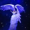 Britney Spears se transforma em um anjo e voa em uma das performances da 'Piece of Me'
