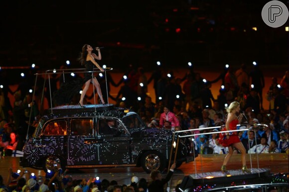 As integrantes do grupo 'Spice Girls' cantaram juntas nas Olimpiadas de Londres, em 2012