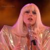 Lady Gaga cantou a música pela primeira vez na final do programa 'The Voice'. A cantora fez um dueto com Christina Aguilera
