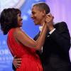 Michelle Obama e o marido, o presidente Barack Obama, dançam no baile da posse presidencial; aniversário da primeira-dama americana também será focada em dança