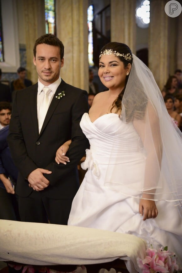Rodrigo Andrade e Fabiana Karla vivem um par romântico em 'Amor à Vida'. Na foto de cena, Perséfone, finalmente se casa e perde a virgindade