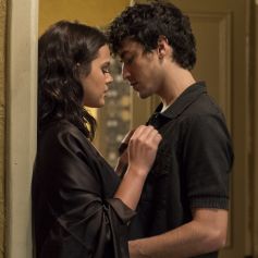 'Uma paixão dessas mais furiosas, com a intensidade da juventude. Os dois são como imã, se atraem com força e também se afastam facilmente. Essa linha pulsante é o que faz a beleza dessa relação', explicou Jesuita Barbosa