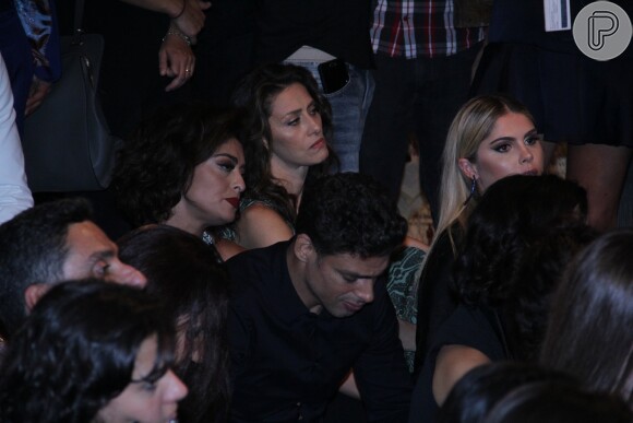 Cauã Reymond e Bárbara Evans se evitam em lançamento de 'Dois Irmãos': 'Só trabalhamos juntos'